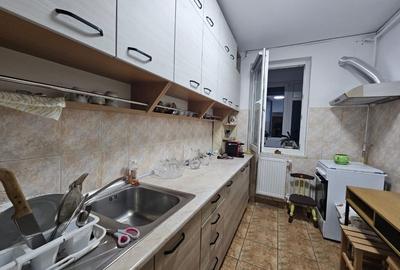 Apartament cu 3 camere decomandat în Piața Centrală - 6