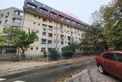 Garsoniera 15 mp utili + boxa 15 mp * mobilat * bloc cu lift * Titan Garsoniera 15 mp utili + boxa 15 mp * mobilat * bloc cu lift * Titan - 10