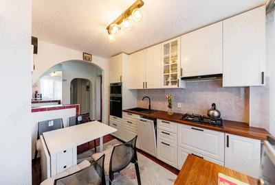 Apartament cu 4 camere semidecomandat în Circumvalațiunii - 3