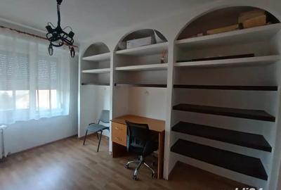 Apartament 3 camere decomandat Vis-a-Vis de piata Decebal - 2