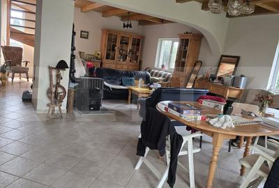 Casa 5 camere , 300 mp;  Teren - 2000 mp . Viile Satu Mare - 2