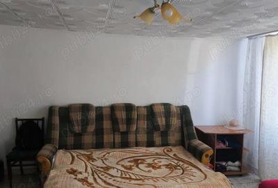 Casă cu 3 camere cu Teren 993 Mp în Pesac - 1