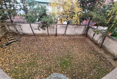 Casă cu 5 camere cu Canalizare în Central - 4