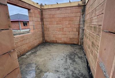 Casă cu 3 camere în Mărtinești - 1