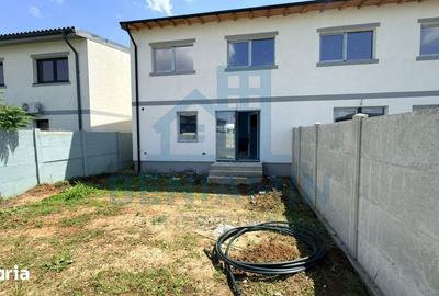 Casă cu 4 camere cu Teren 200 Mp în Malu Mare - 11