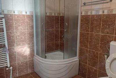 Casă cu 5 camere cu Teren 1100 Mp în Vlădești - 4