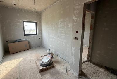 Duplex cu 4 camere cu Canalizare în Moșnița Nouă - 4