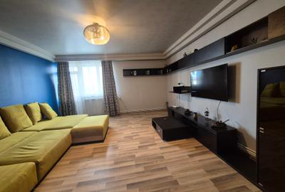 Apartament cu 4 camere decomandat în Podul de Piatră - 1