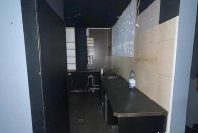 Spațiu comercial, de 142 mp, în Central - 7