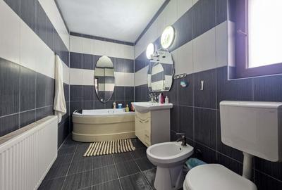 Casă individuală cu 6 camere cu Teren 302 Mp în Valu lui Traian - 11