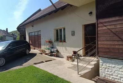 Casă cu 5 camere cu Teren 1000 Mp în Luna - 3