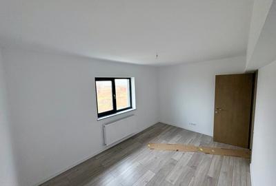 Duplex cu 4 camere cu Canalizare în Domnești - 7