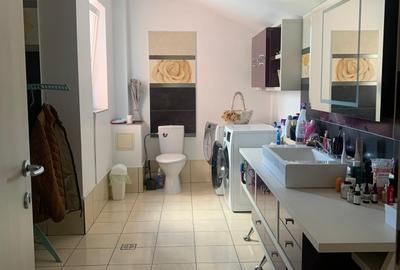 Casă cu 6 camere cu Canalizare în Ultracentral - 16