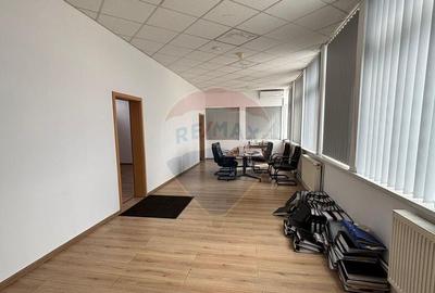 Spa?iu de birouri de 431mp in zona Kaufland Medias - 14