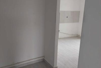 Apartament cu 3 camere semidecomandat în Exterior Vest - 4