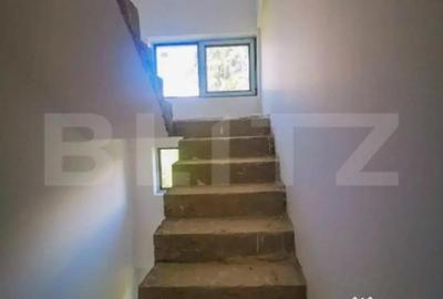 Casă cu 18 camere cu Teren 400 Mp în Central - 2