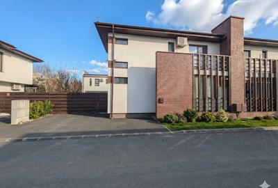 Casă individuală cu 4 camere cu Canalizare în Central - 1