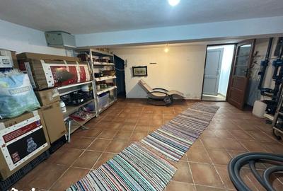 Casă cu 6 camere cu Teren 456 Mp în Florești - 5