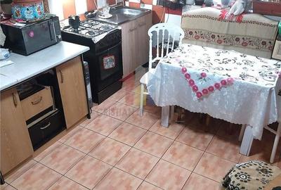 Casă cu 4 camere decomandat cu Canalizare în Calea Galați - 6