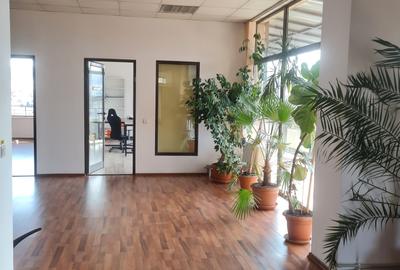 Birou, de 280 mp, în Florești - 2