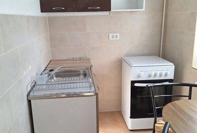 Vand garsoniera in zona Plavat 2 - 3