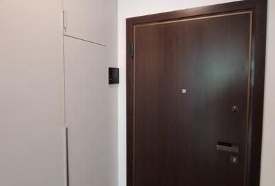 Apartament cu 3 camere semidecomandat, mobilat în 13 Septembrie - 14