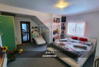 Casă cu 10 camere cu Teren 750 Mp în Central - 25