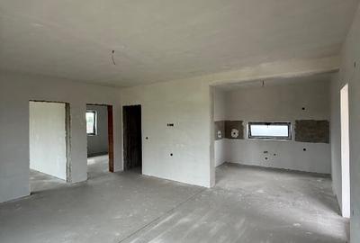 Casă individuală cu 3 camere cu Canalizare în Joița - 3