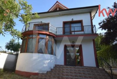 Casă cu 4 camere cu Teren 377 Mp în Central