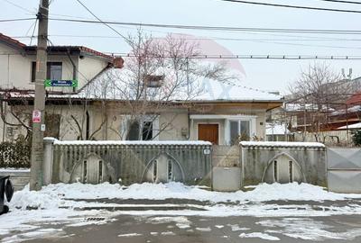 Casă de vanzare cu curte | 4 camere | Zona Gorjului | Teren generos - 1