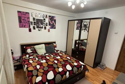 Vand apartament cu 3 camere Strada Amaradia - 7