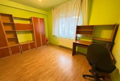 Apartament cu 3 camere decomandat în Exterior Sud - 2