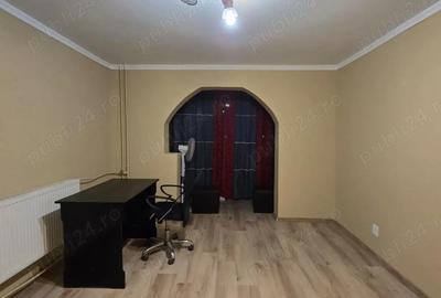 Garsonieră decomandată în Central - 4