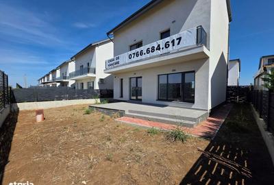 Casă cu 5 camere decomandat cu Teren 300 Mp în Central