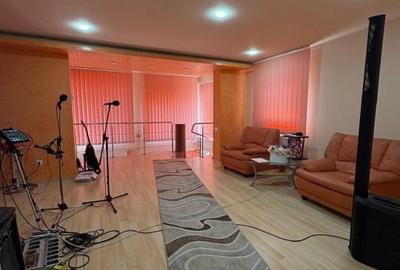 Casă cu 7 camere cu Teren 500 Mp în Valea Roșie - 7