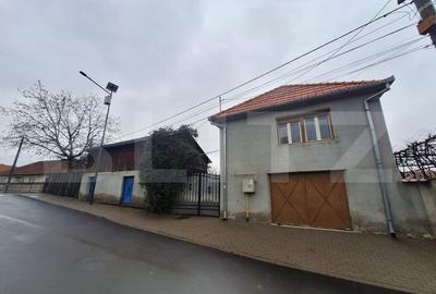 Casa individuala, 2 camere, 85 mp, zona Cugir