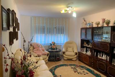 Apartament cu 3 camere decomandat, mobilat în Vest - 17