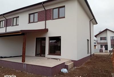 Casă cu 4 camere cu Teren 305 Mp în Tărlungeni - 12