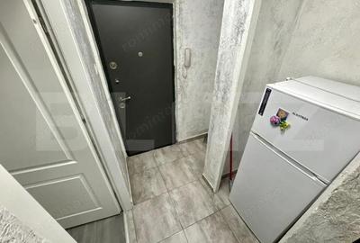 OPORTUNITATE UNICA Apartament 2 camere, semidecomandat, zona Rogerius - 1