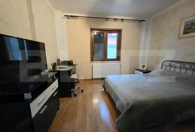 Casa de vanzare, 140 mp, zona Micro 11 - 11