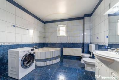 Casă cu 8 camere cu Teren 1000 Mp în Central - 16
