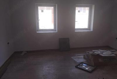Casă cu 2 camere cu Teren 1600 Mp în Slatina-Nera - 9