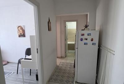 Apartament cu 3 camere decomandat, mobilat în Costin Georgian - 14