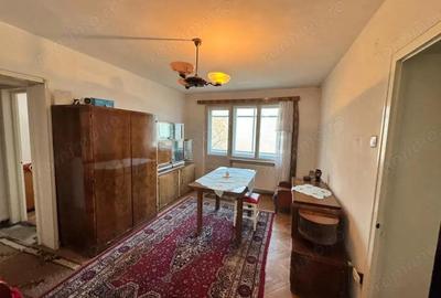 Apartament cu 3 camere semidecomandat în Central - 1