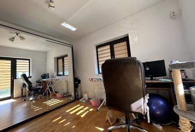 Vila superba cu foisor la  2 minute de Ghencea pe strada Safirului - 18