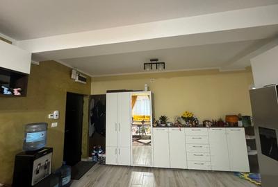 Direct de la proprietar-  ap .3 camere - 5