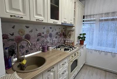 Apartament cu 3 camere nedecomandat, mobilat în Țiglina 3 - 4