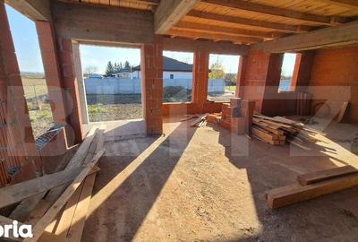 Casă cu 4 camere cu Teren 715 Mp în Odoreu - 11