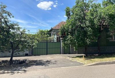 Casă cu Teren 1000 Mp în Bujac