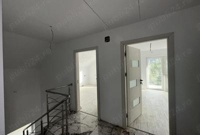 Casă cu 6 camere în Dobrotu - 4